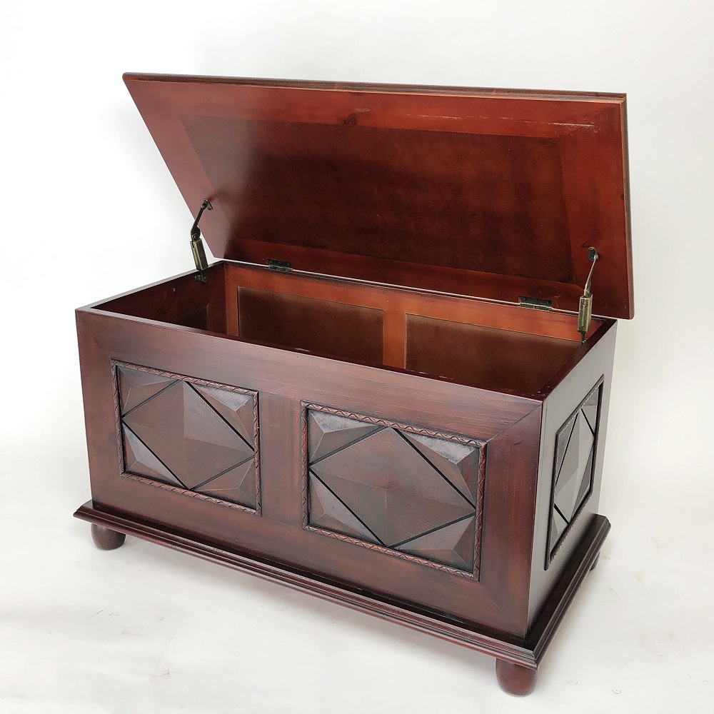 HOPE CHEST Wayborn Retail